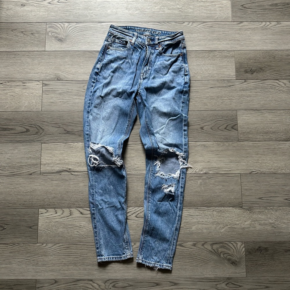 American eagle high rise strigid mom jeans